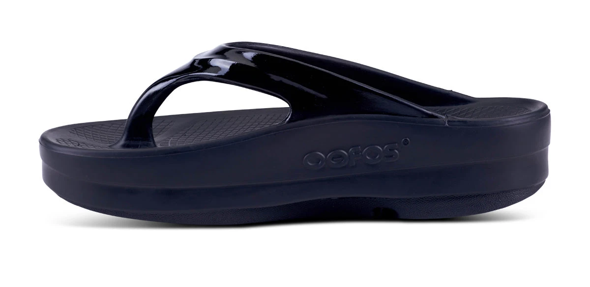 OOfos Women's OOmega OOlala Sandal - Black - Image 7