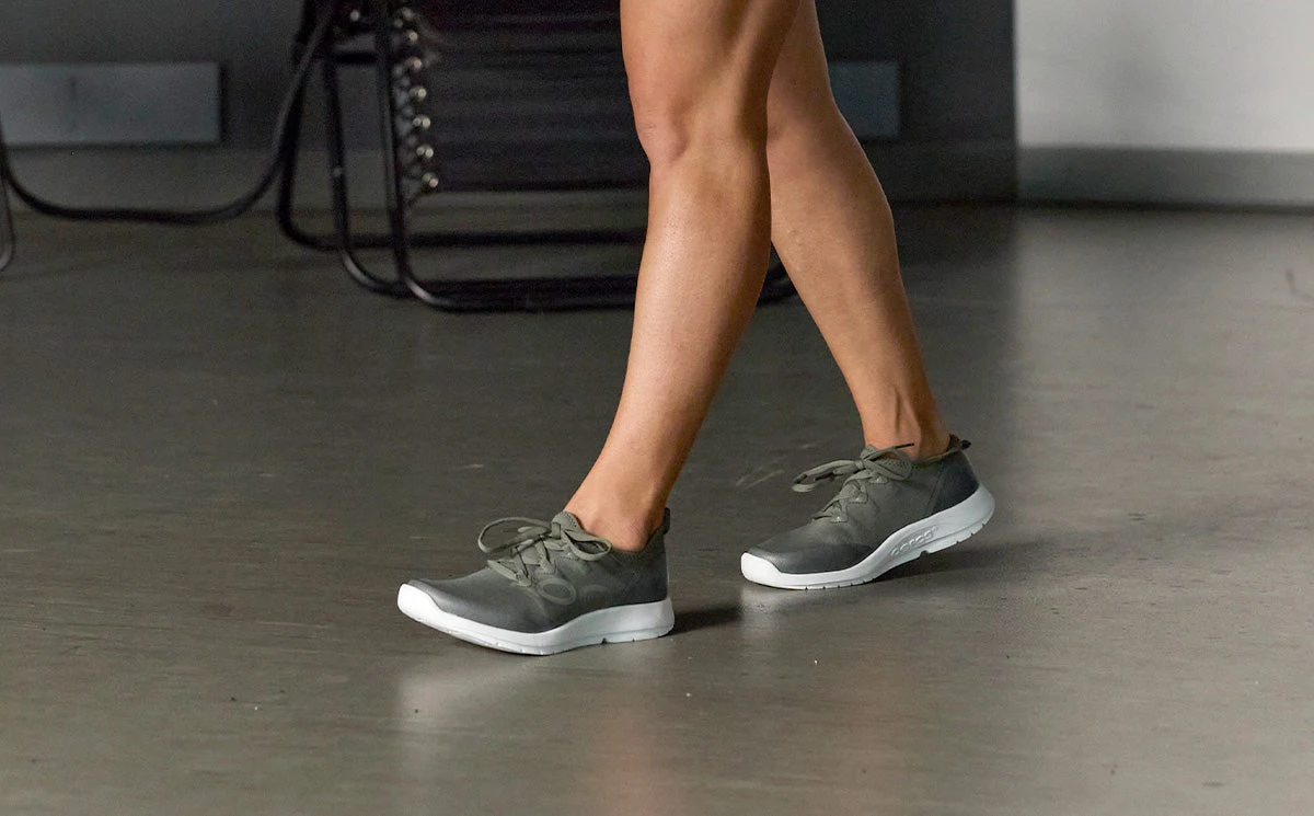 OOfos Women's OOmg Sport LS Low Shoe - Olive - Image 4