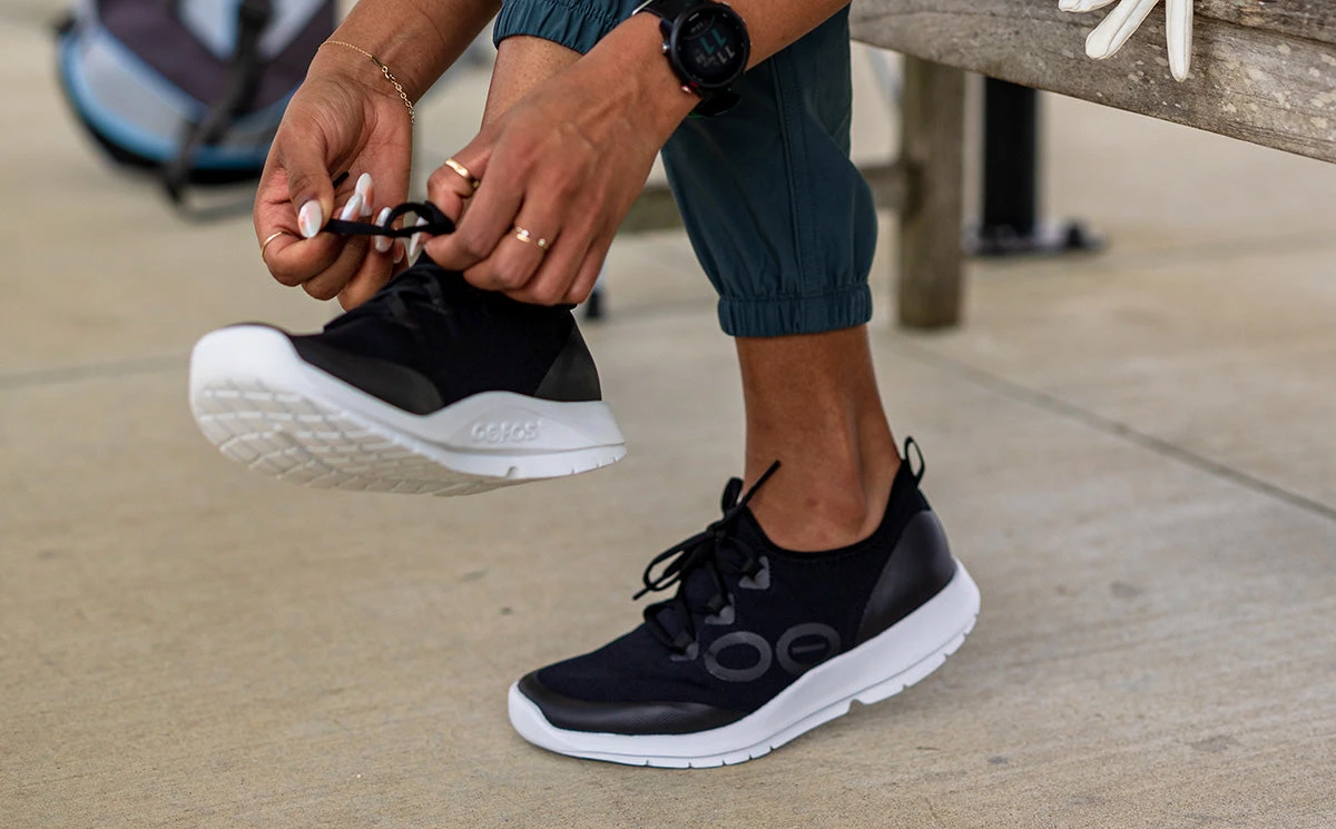 OOfos Women's OOmg Sport LS Low Shoe - White Black - Image 4